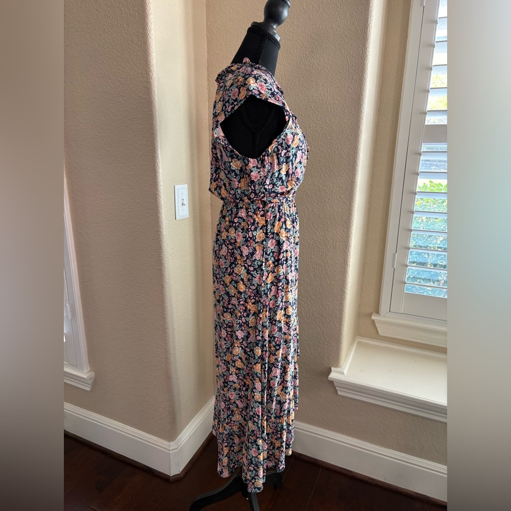 Old Navy Multicolor Floral Wrap Midi Dress - Picture 5 of 7